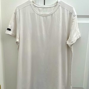 Alphalete rolled sleeve tee size large